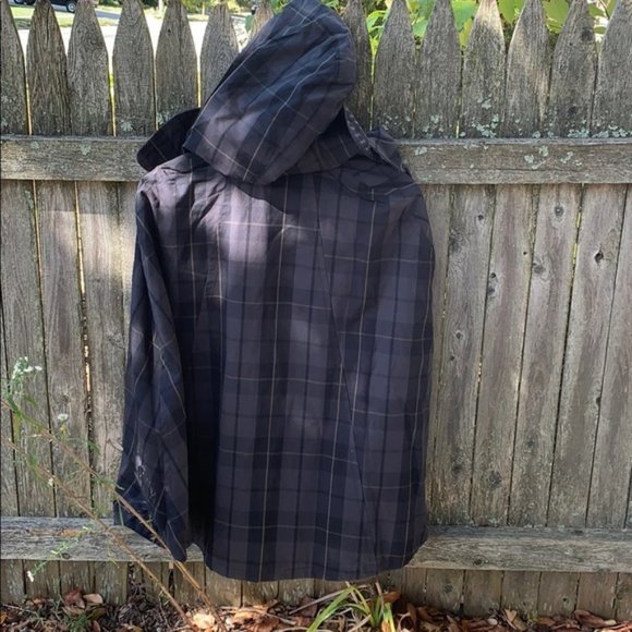 Dear Creatures plaid cape with hood - Picture 13 of 13